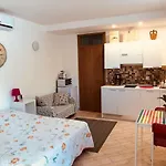 La Dolce Vita Studio With Free Private Parking